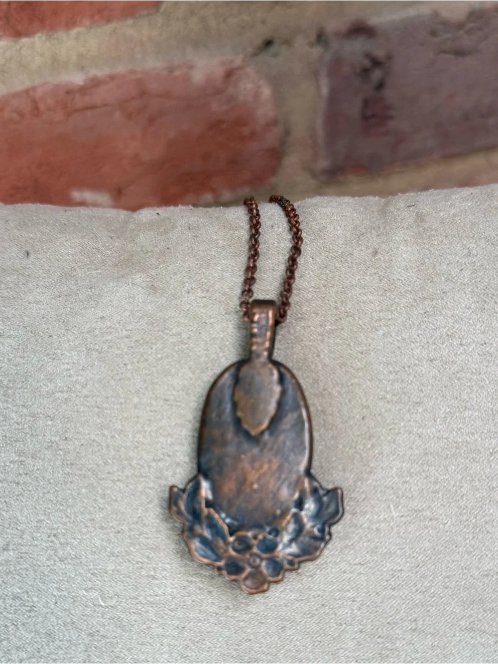 Vintage-Inspired Rose Quartz Oval Pendant Necklace in Copper